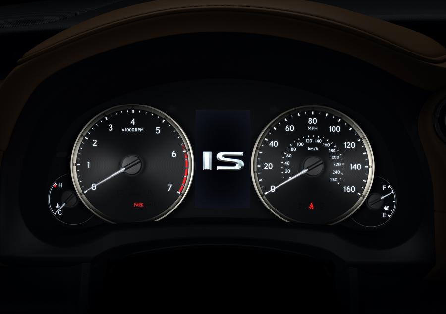 Панель приборов Lexus IS300 2020 года  (NA) (фото 18 из 55)
